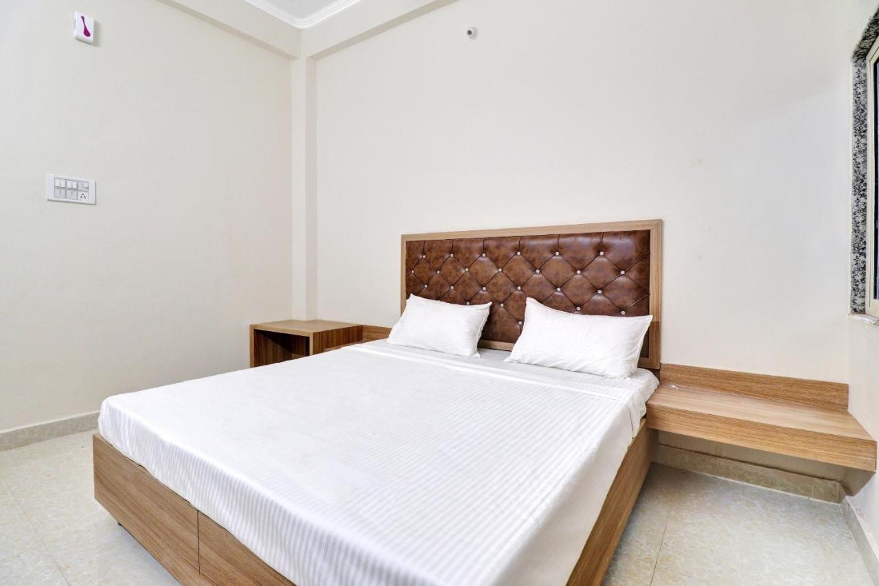 Collection O Pearl Inn Guest House 괄리오르 외부 사진