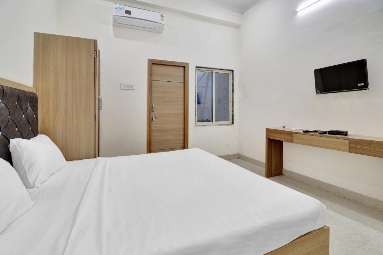 Collection O Pearl Inn Guest House 괄리오르 외부 사진